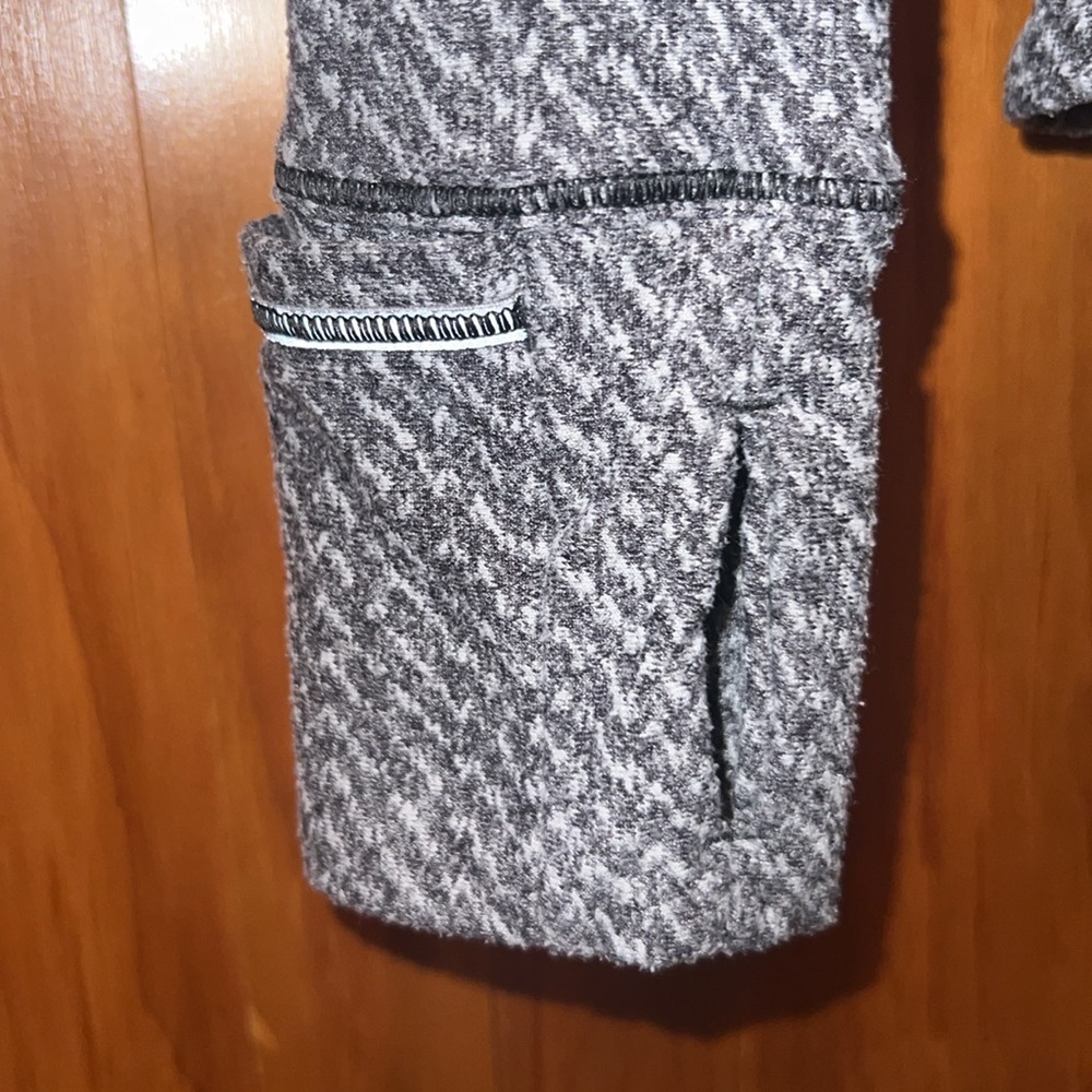 Lululemon Grey Patterned Crew Neck Sweatshirt - image 3